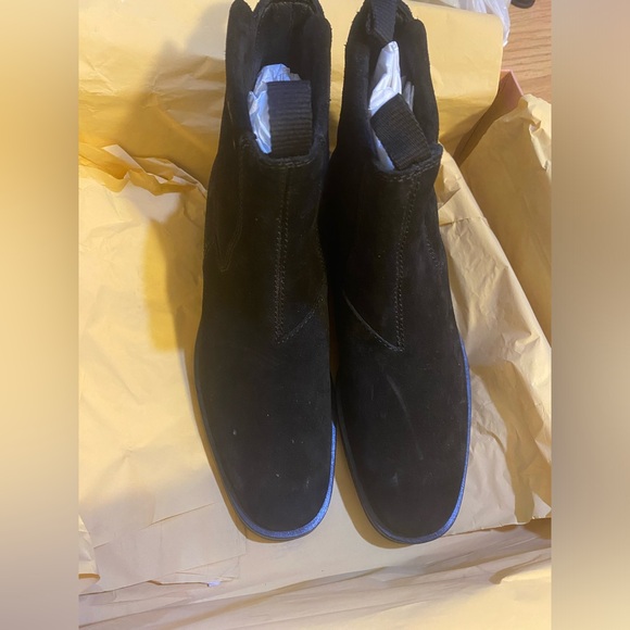 black suede ankle boots - Picture 2 of 3